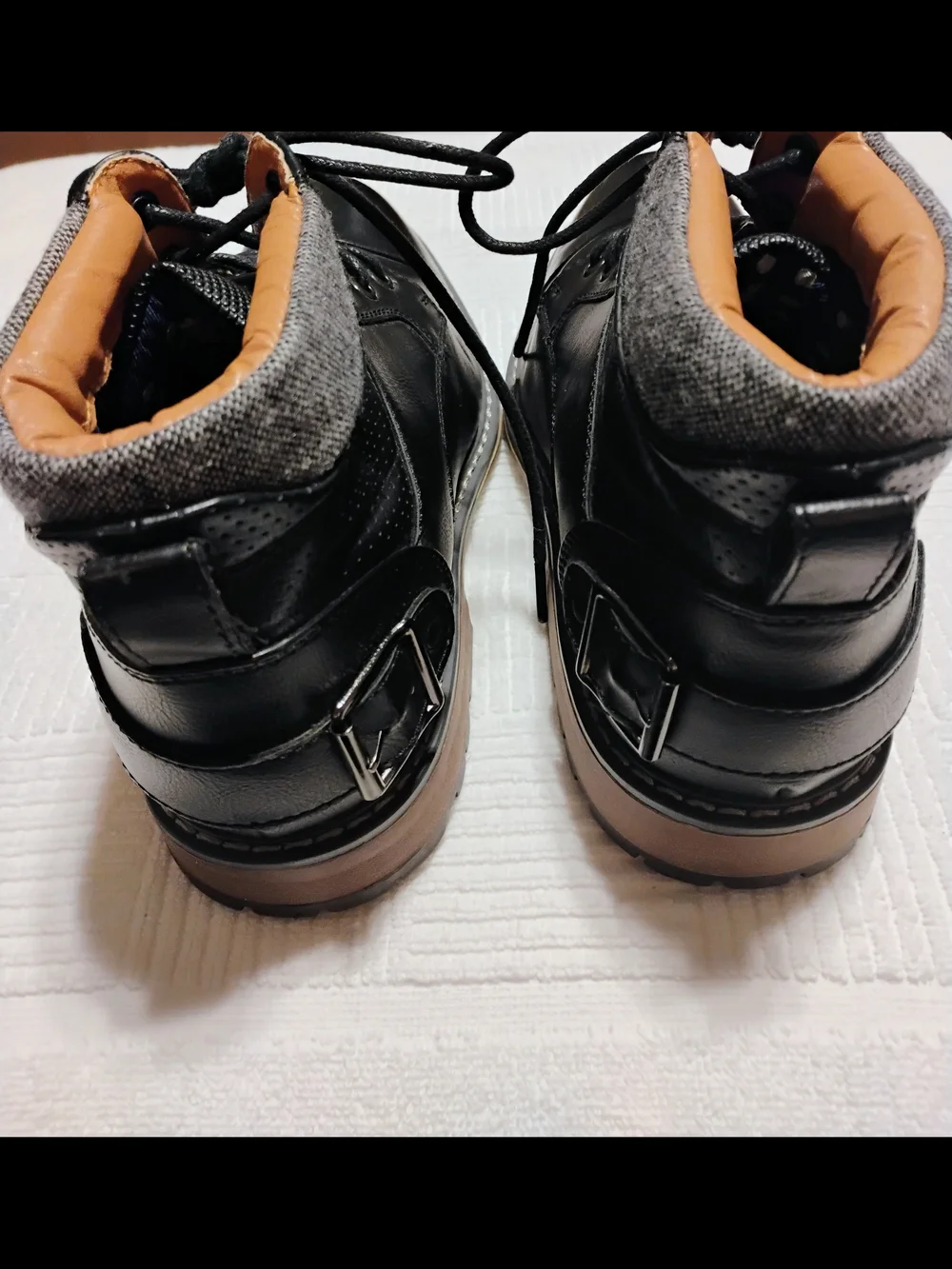 Steve Madden Black Leather Lace-Up Chukka Ankle Boots with Tan Collar